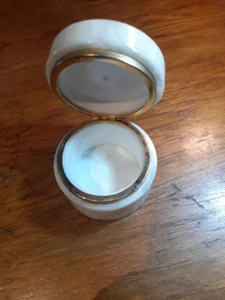 Joyero antiguo de alabastro