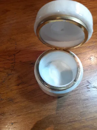 Joyero antiguo de alabastro