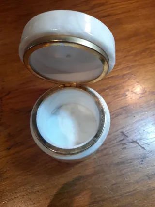 Joyero antiguo de alabastro