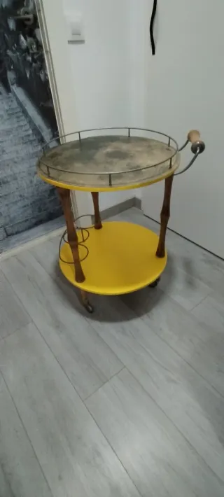 Camarera vintage madera y metal