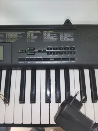 Teclado CASIO CTK-1250 eléctrico con soporte