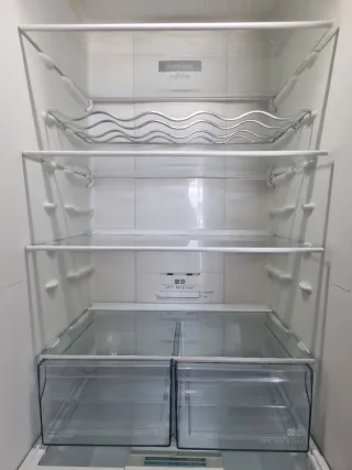 Frigorífico Siemens iQ300 KG39NVW3A