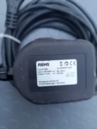 ADAPTADOR A CORRIENTE REMS