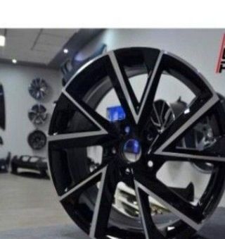 JUEGO DE 4 LLANTAS 18 R-LOOK STYLE VW036