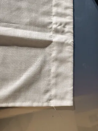 Cortina blanca con encaje