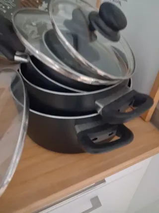 Conjunto de cazuelas negras