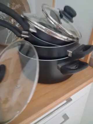 Conjunto de cazuelas negras