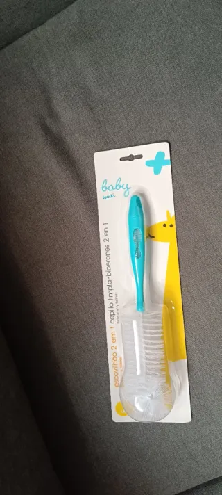 Cepillo Limpia Biberones 2 en 1 Baby Wells