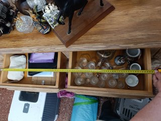 Conjunto de mesa de tv, sillas y aparador