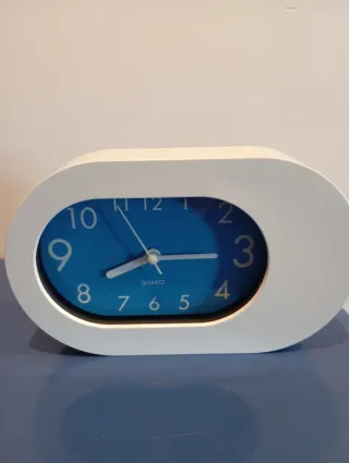 Reloj de mesa ovalado