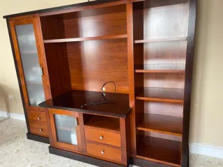Mueble madera con estanterías y cajones