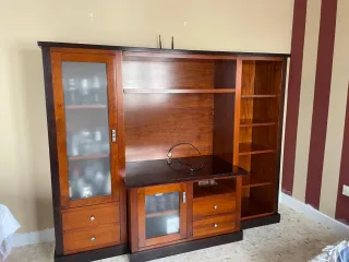 Mueble madera con estanterías y cajones