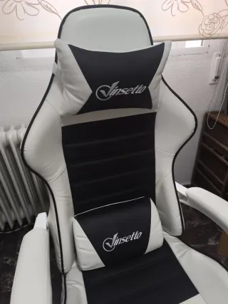 Bellísima Silla Gamer Vinsetto blanca con negro