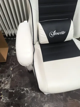 Bellísima Silla Gamer Vinsetto blanca con negro