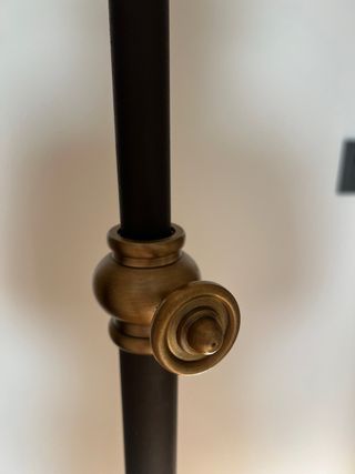 Perchero de metal negro