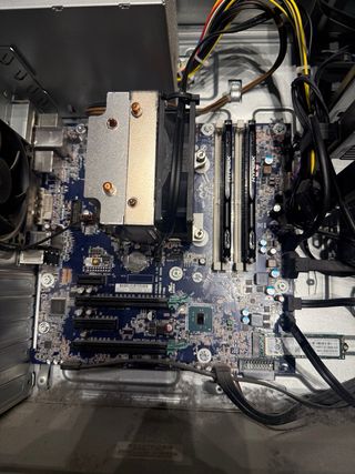 Servidor HP Z240 Workstation W11 256Gb M2 + 480SSD