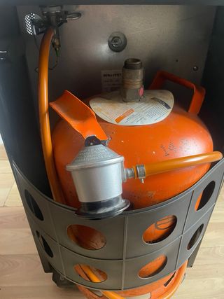 Estufa Bensent con bombona.