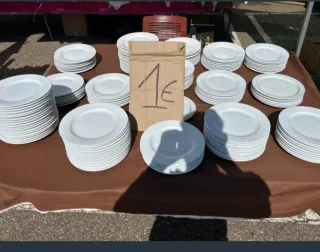 Lote de platos blancos de porcelana 1€ la unidad