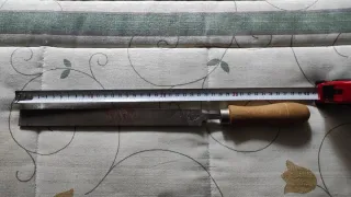 Lima de hierro con mango de madera