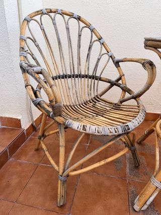 Conjunto Mimbre Mesa y 2 Sillas