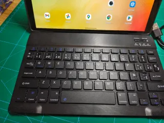 Tablet con teclado y SIM