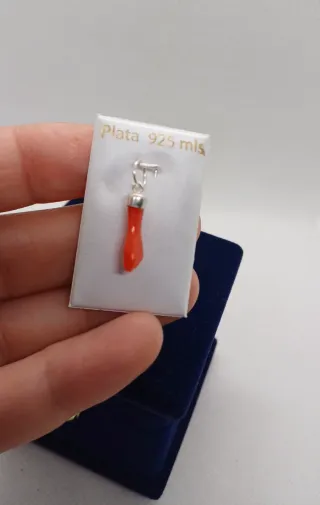Colgante Plata 925 Puño Coral Rojo