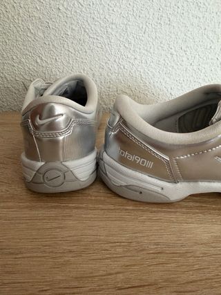 Nike Total90 Talla 38 Plata