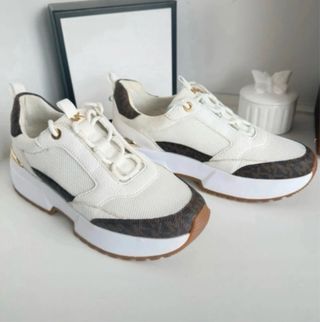 Zapatillas Michael Kors Marrones y Blancas