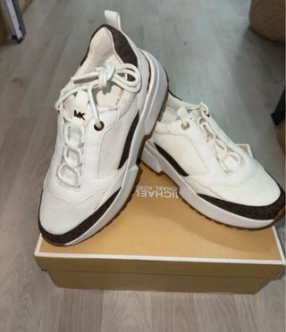 Zapatillas Michael Kors Marrones y Blancas