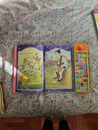 PALABRAS MÁGICAS DISNEY PRINCESAS 30 BOTONES CO...