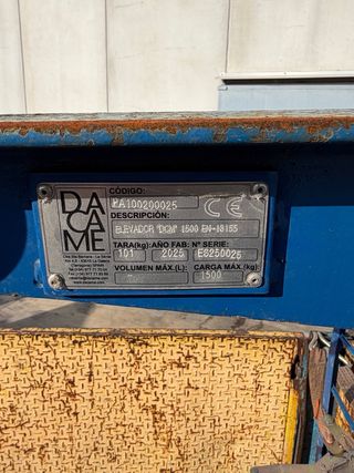 Uña camion grua