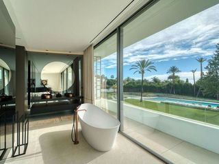 Chalet en alquiler en Nueva Andalucía centro en Marbella