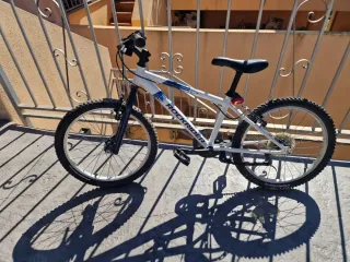 Bicicleta niño Decathlon Rockrider buen estado