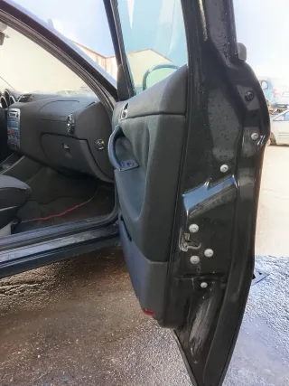 Puerta Delantera Derecha Alfa Romeo 147