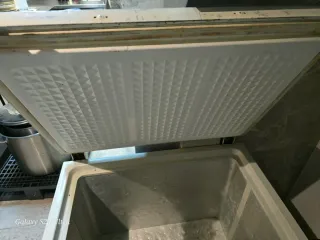 El congelador horizontal.