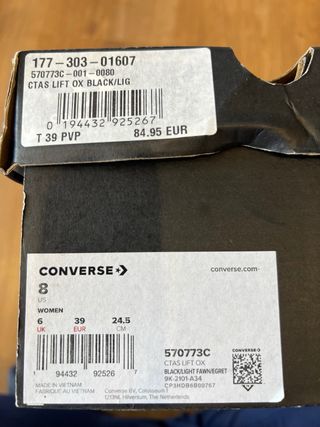 Deportivas Converse número 39.