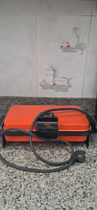 Sandwichera Eléctrica Roja