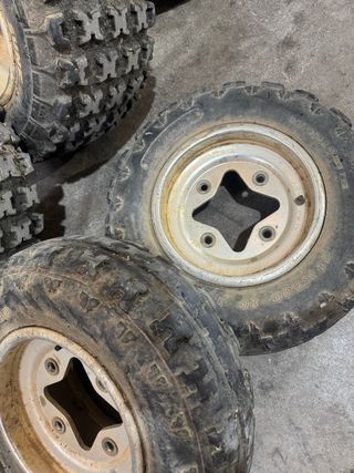 Llantas Suzuki LTZ 400 con Neumáticos