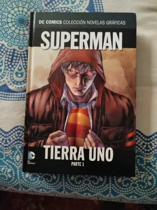 Cómics DC Superman tierra uno