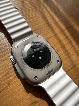 Apple Watch Ultra 2 (49mm, Titanio)