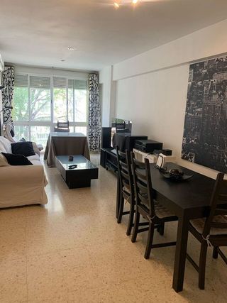 Piso en alquiler en Cruz Roja en Sevilla