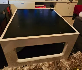 Mesa de salón blanca y negra