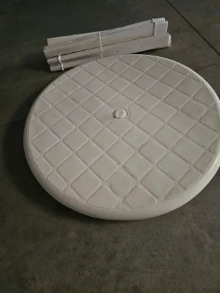 Mesa redonda exterior de plástico