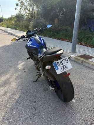 Yamaha MT-07 (CON EXTRAS)
