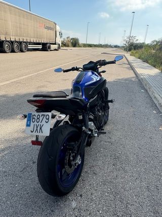 Yamaha MT-07 (CON EXTRAS)