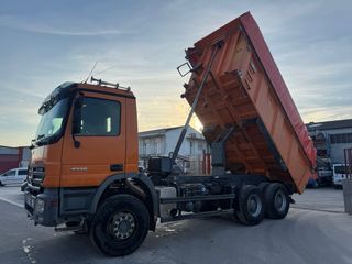Camión Dumper Mercedes Actros 3336