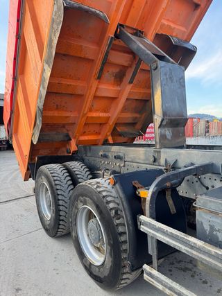 Camión Dumper Mercedes Actros 3336
