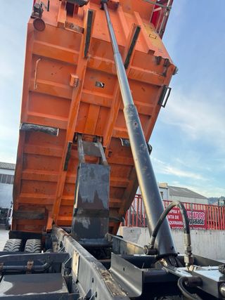 Camión Dumper Mercedes Actros 3336
