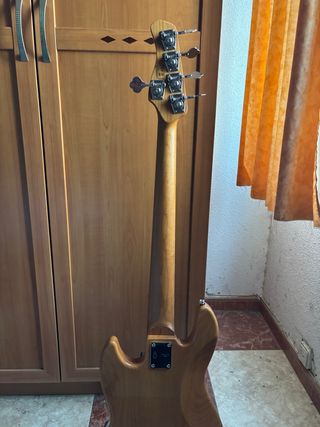 Bajo Sire V5 5 cuerdas
