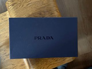 Zapatillas Prada Blancas y Rojas